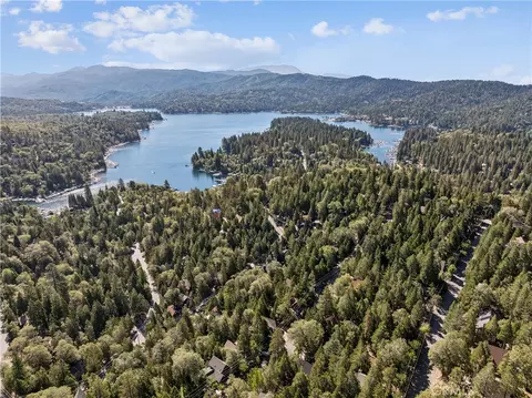 View/Area - 830 Zurich Dr, Lake Arrowhead, CA 92352 photo 3 of 3