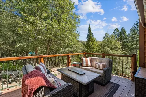 Exterior - 830 Zurich Dr, Lake Arrowhead, CA 92352 photo 12 of 21