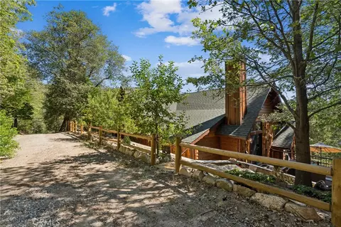 Exterior - 830 Zurich Dr, Lake Arrowhead, CA 92352 photo 19 of 21