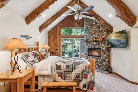Bedroom - 830 Zurich Dr, Lake Arrowhead, CA 92352 photo 1 of 6