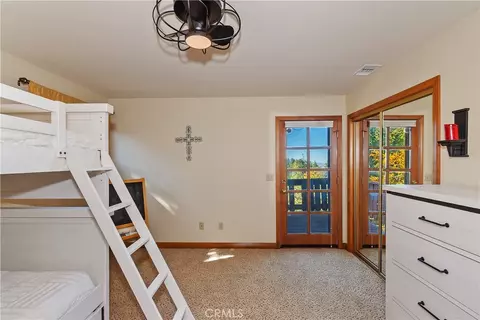 Bedroom - 26077 Walnut Hls, Lake Arrowhead, CA 92352 photo 6 of 8