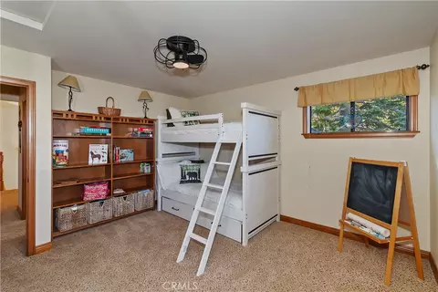 Bedroom - 26077 Walnut Hls, Lake Arrowhead, CA 92352 photo 5 of 8