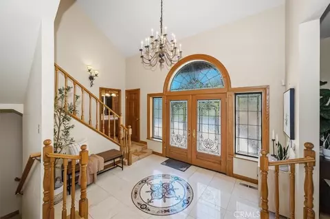 Entry Way - 26077 Walnut Hls, Lake Arrowhead, CA 92352 photo 1 of 4