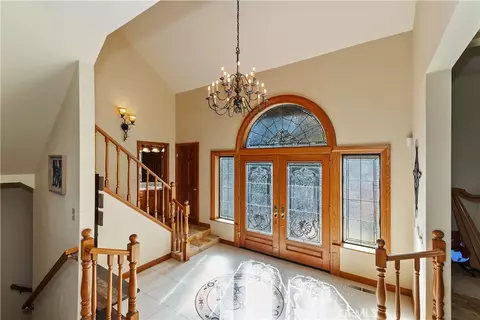 Entry Way - 26077 Walnut Hls, Lake Arrowhead, CA 92352 photo 4 of 4