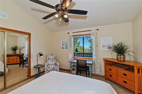 Bedroom - 26077 Walnut Hls, Lake Arrowhead, CA 92352 photo 8 of 8
