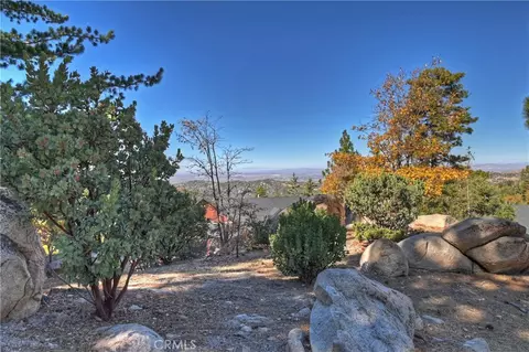Exterior - 26077 Walnut Hls, Lake Arrowhead, CA 92352 photo 8 of 16