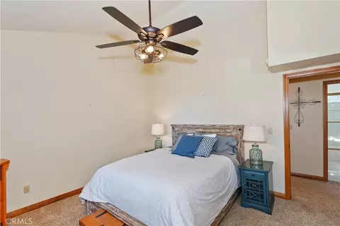 Bedroom - 26077 Walnut Hls, Lake Arrowhead, CA 92352 photo 7 of 8