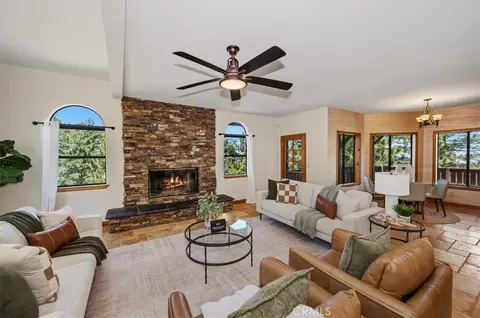 Living - 26077 Walnut Hls, Lake Arrowhead, CA 92352 photo 2 of 5