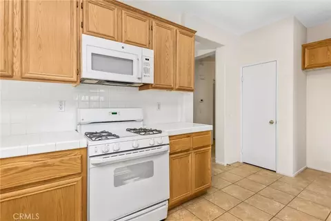 Kitchen - 34301 Sherwood, Yucaipa, CA 92399 photo 4 of 5
