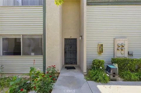 2255 Cahuilla St #111, Colton, CA 92324