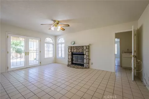Living - 10658 9th Ave, Hesperia, CA 92345 photo 3 of 5