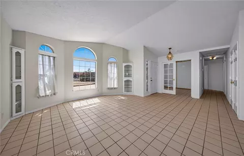 Living - 10658 9th Ave, Hesperia, CA 92345 photo 1 of 5
