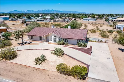 View/Area - 10658 9th Ave, Hesperia, CA 92345 photo 1 of 9