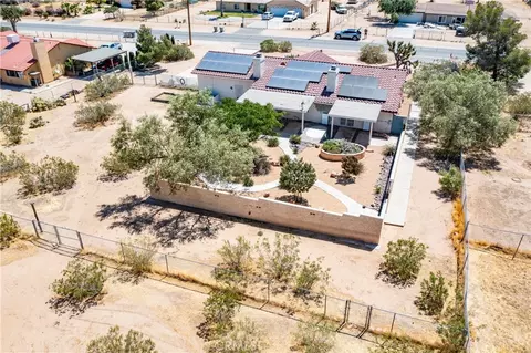 View/Area - 10658 9th Ave, Hesperia, CA 92345 photo 7 of 9