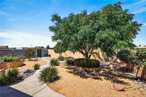Exterior - 10658 9th Ave, Hesperia, CA 92345 photo 6 of 7