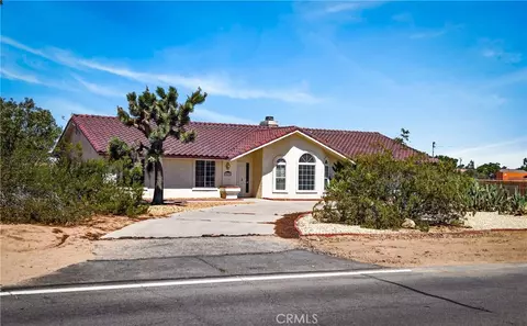 Exterior - 10658 9th Ave, Hesperia, CA 92345 photo 2 of 7