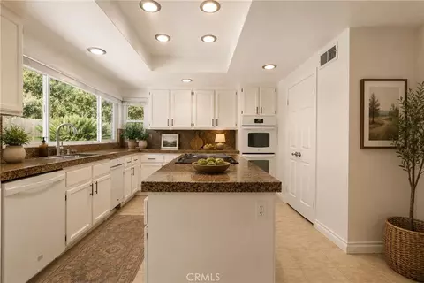 Kitchen - 620 Valley View Dr, Redlands, CA 92373 photo 3 of 9
