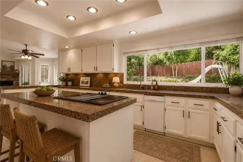 Kitchen - 620 Valley View Dr, Redlands, CA 92373 photo 7 of 9