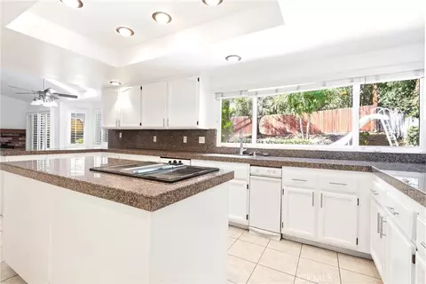 Kitchen - 620 Valley View Dr, Redlands, CA 92373 photo 8 of 9