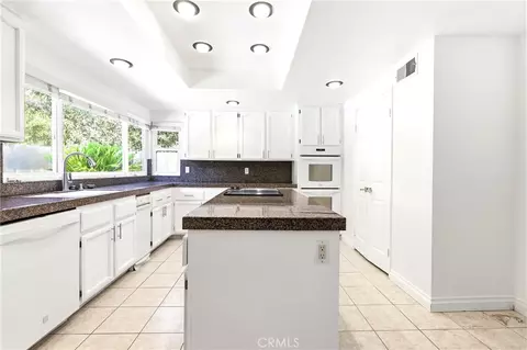 Kitchen - 620 Valley View Dr, Redlands, CA 92373 photo 4 of 9