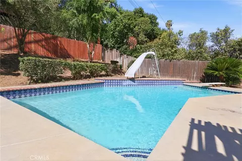 Exterior - 620 Valley View Dr, Redlands, CA 92373 photo 5 of 9