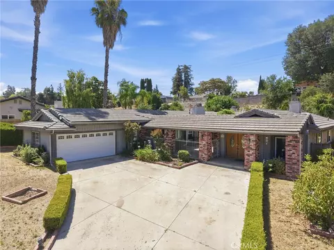 Exterior - 620 Valley View Dr, Redlands, CA 92373 photo 9 of 9