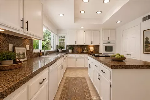 Kitchen - 620 Valley View Dr, Redlands, CA 92373 photo 5 of 9