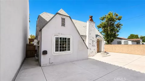 885 W W Vly, Colton, CA 92324