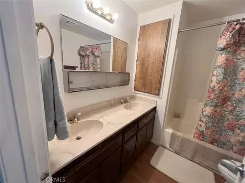 Bath - 21085 Juniper, Perris, CA 92570 photo 1 of 2