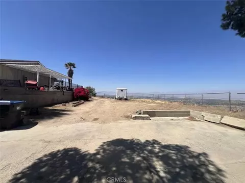 Exterior - 21085 Juniper, Perris, CA 92570 photo 4 of 5