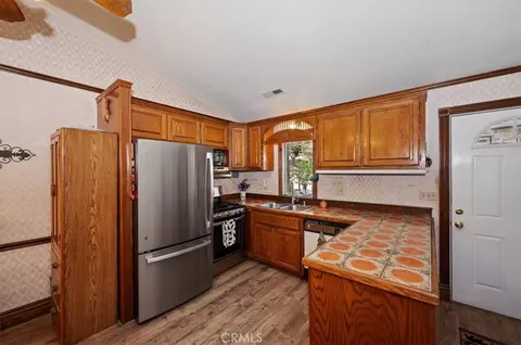 32988 Arrowbear Dr, Arrowbear Lake, CA 92382 photo 5