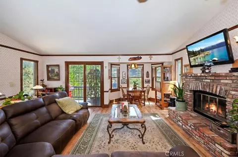 Living - 32988 Arrowbear Dr, Arrowbear Lake, CA 92382 photo 1 of 5