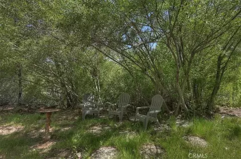 Exterior - 32988 Arrowbear Dr, Arrowbear Lake, CA 92382 photo 5 of 6