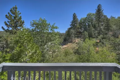 Exterior - 32988 Arrowbear Dr, Arrowbear Lake, CA 92382 photo 3 of 6
