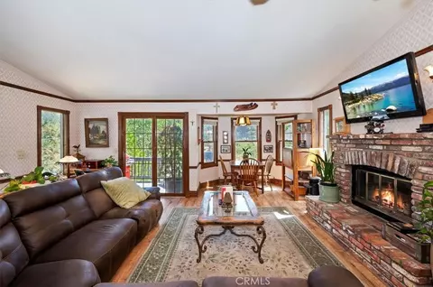 32988 Arrowbear Dr, Arrowbear Lake, CA 92382 photo 4