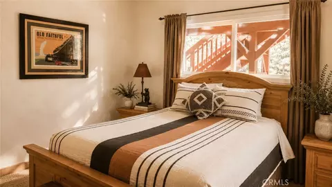 Bedroom - 26974 Tunnel, Lake Arrowhead, CA 92352 photo 5 of 8