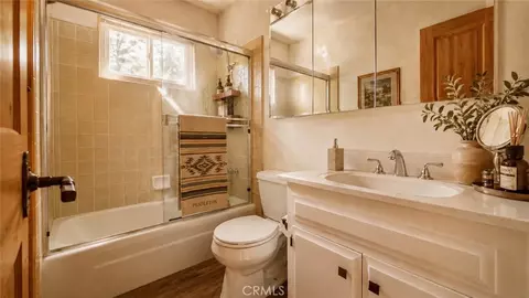 Bath - 26974 Tunnel, Lake Arrowhead, CA 92352 photo 1 of 2