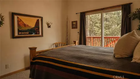 Bedroom - 26974 Tunnel, Lake Arrowhead, CA 92352 photo 2 of 8