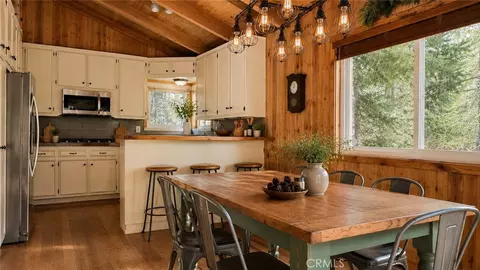Dining - 26974 Tunnel, Lake Arrowhead, CA 92352 photo 2 of 5