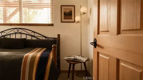 Bedroom - 26974 Tunnel, Lake Arrowhead, CA 92352 photo 6 of 8