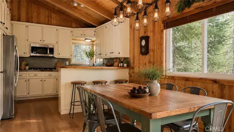 Dining - 26974 Tunnel, Lake Arrowhead, CA 92352 photo 2 of 5