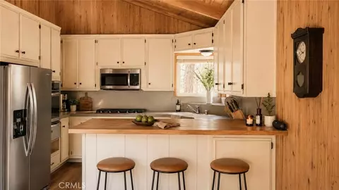 Kitchen - 26974 Tunnel, Lake Arrowhead, CA 92352 photo 1 of 1