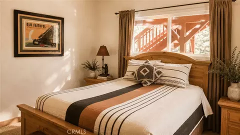 Bedroom - 26974 Tunnel, Lake Arrowhead, CA 92352 photo 5 of 8