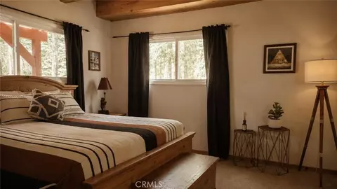 Bedroom - 26974 Tunnel, Lake Arrowhead, CA 92352 photo 4 of 8