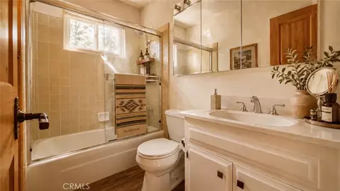 Bath - 26974 Tunnel, Lake Arrowhead, CA 92352 photo 1 of 2