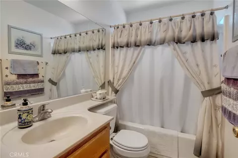 Bath - 22117 Cholena, Apple Valley, CA 92307 photo 2 of 3