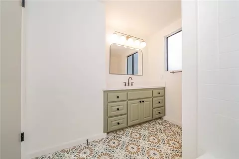 Bath - 1426 5th, Redlands, CA 92374 photo 1 of 7