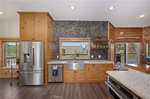 Kitchen - 440 Windsong, Big Bear Lake, CA 92315 photo 2 of 4