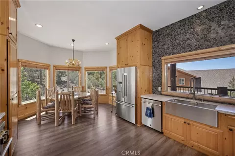 Kitchen - 440 Windsong, Big Bear Lake, CA 92315 photo 4 of 4