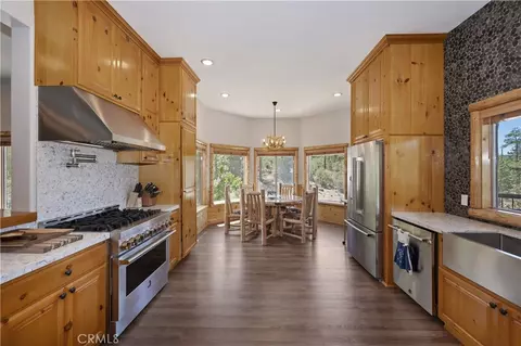 Kitchen - 440 Windsong, Big Bear Lake, CA 92315 photo 1 of 4